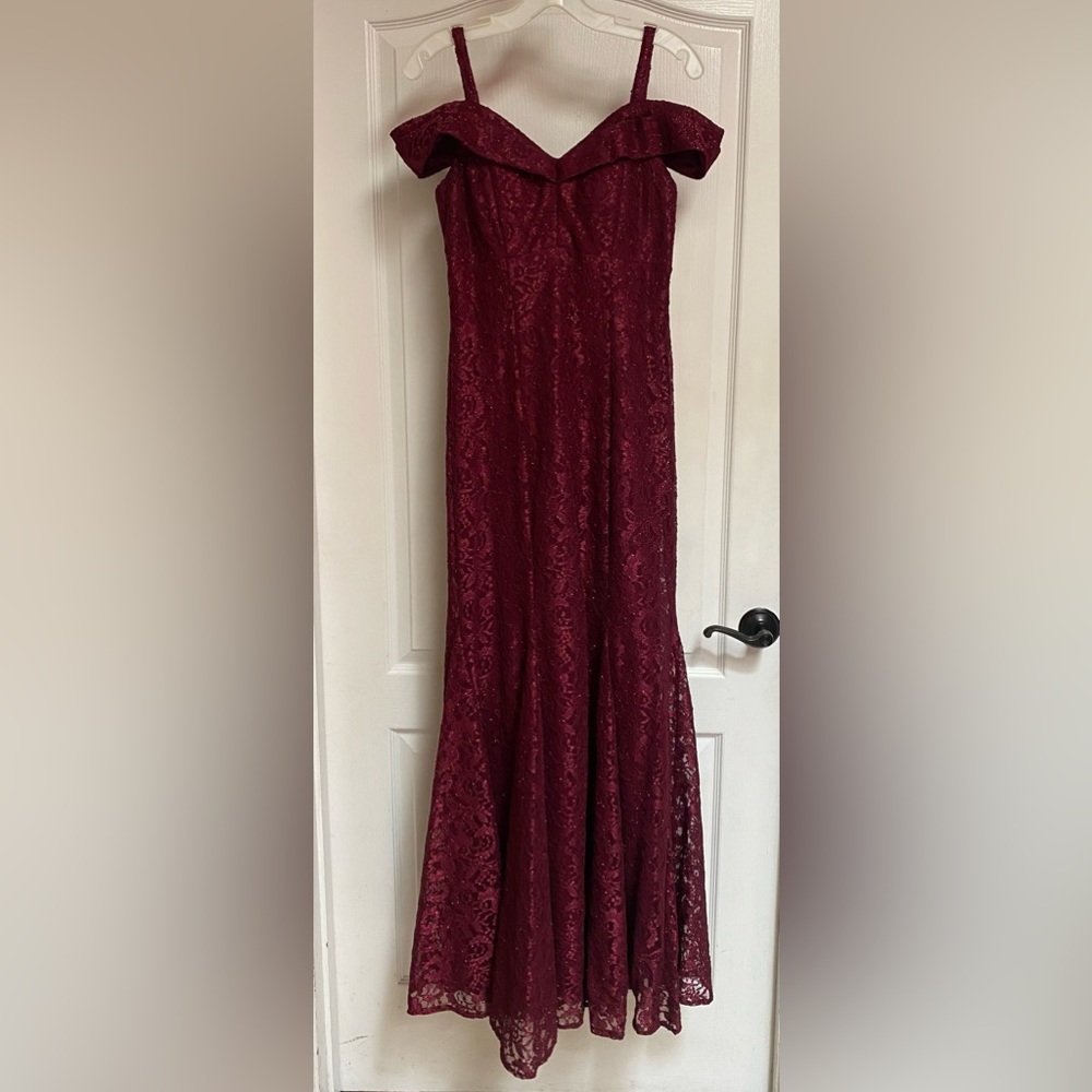R&M Richards long dress in Merlot size 4. Worn once